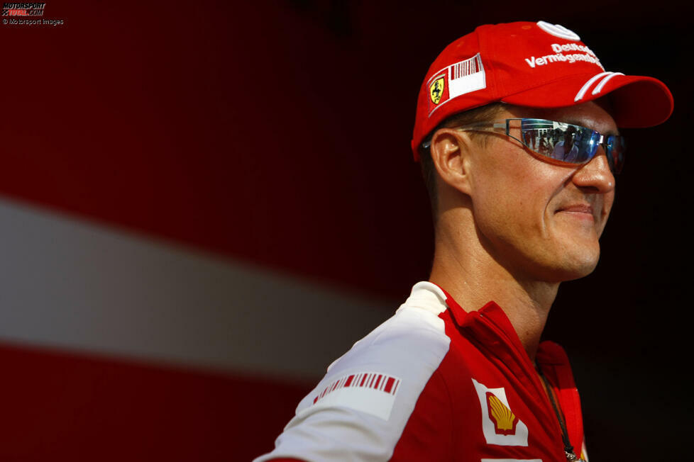 Schumacher selbst hält sich bedeckt, doch hinter den Kulissen wird bereits verhandelt - aber Mercedes hat zu diesem Zeitpunkt noch andere Fahrer im Blick, allen voran ...