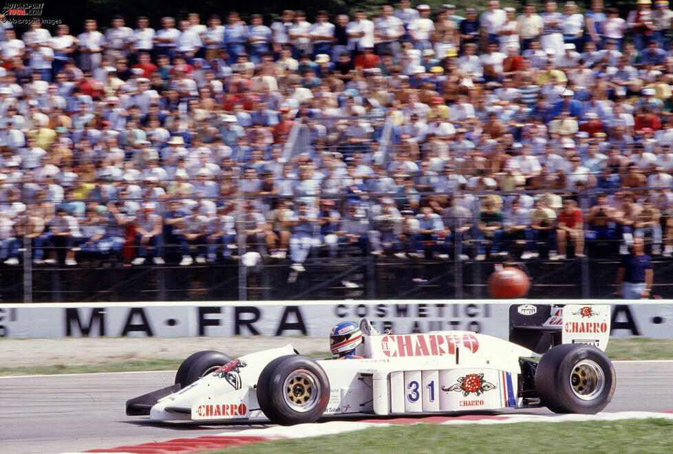 Den nächsten Anlauf wagte man 1977 mit Loris Kessel, konnte sich aber nicht qualifizieren. Und neun Jahre später, 1986, gab es den dritten Formel-1-Anlauf mit Ivan Capelli in einem AGS JH21C, der bei zwei Versuchen zwei Mal ausschied. Somit kommt das Team auf vier Rennmeldungen in einem Zeitraum von 15 Jahren!