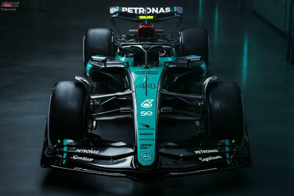 Singapur: Mercedes-Titelsponsor feiert sein 50-jähriges Bestehen, und Mercedes feiert mit. Für das Nachtrennen gibt sich das Silberpfeil-Werksteam einmalig ein Sonderdesign und verzichtet ...