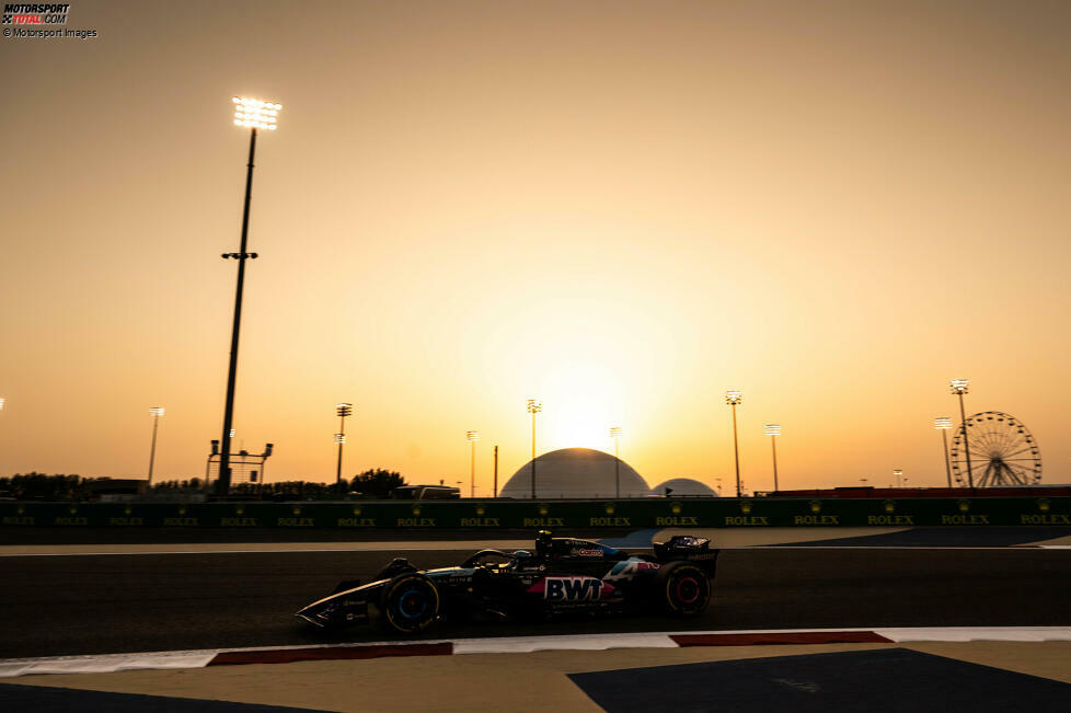 ... Omen für die Formel 1 in Bahrain? Schon am 2. März (Samstag!) steigt an gleicher Stelle der Saisonauftakt 2024 mit dem ersten Grand Prix des Jahres. Fahrern und Teams verbleibt also nur noch eine Woche zur finalen Vorbereitung.