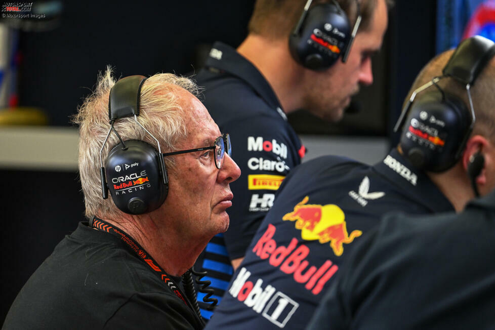 ... Red-Bull-Sportchef Helmut Marko zufrieden festhält: 