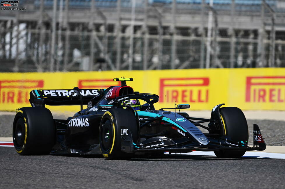 ... zum Vortag präsentiert sich auch Mercedes mit Lewis Hamilton am Steuer des W15. Er fährt 1,1 Sekunden langsamer als die Spitze, aber immerhin zwei Zehntel schneller als Lando Norris im McLaren MCL38 und drei Zehntel schneller als Daniel Ricciardo im Racing Bulls VCARB 01. Der einzige Deutsche ...