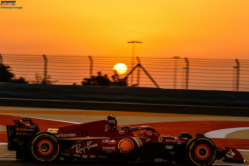 Ferrari-Fahrer Carlos Sainz ist im SF-24 der schnellste Mann am zweiten Tag der Formel-1-Wintertests in Bahrain. Auf weichen Reifen kommt er auf 1:29.921 Minuten und unterbietet damit die Vortagesbestzeit von Max Verstappen im Red Bull um gut 1,4 Sekunden. 0,758 Sekunden hinter Sainz ...