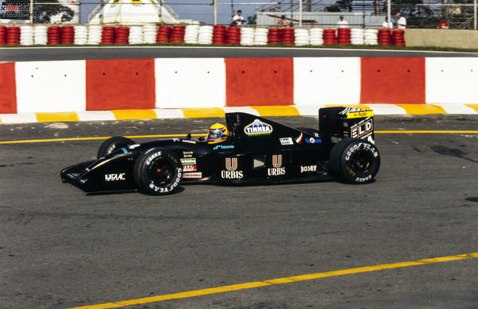 ... Hinterbänkler-Team Andrea Moda schließlich doch noch in der Formel 1, als S921. Damit aber fährt der Rennstall gnadenlos hinterher. Und weil Teamboss Andrea Sassetti noch einige krumme Dinger dreht, fliegt das Team 1992 kurz darauf aus der Meisterschaft. BMW wiederum ...