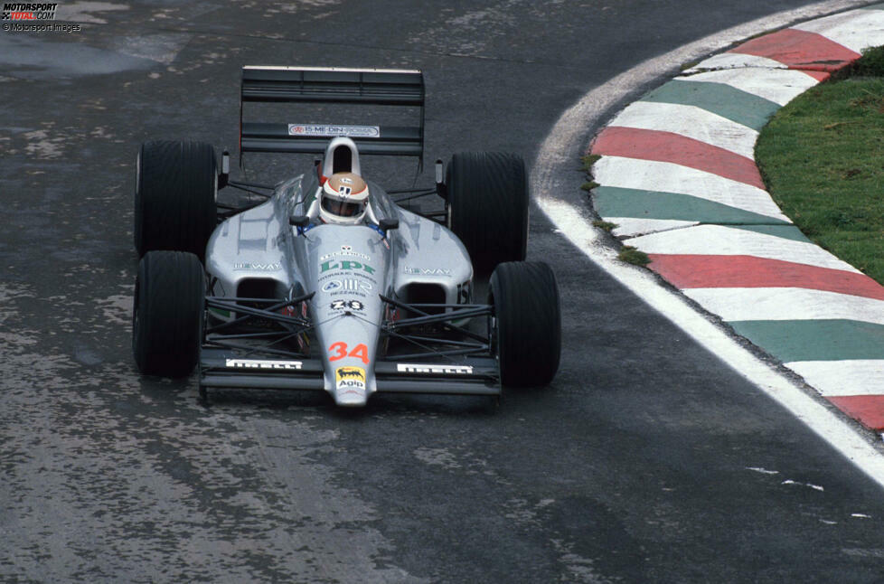 ... nehmen manche Fahrer zwar am Rennwochenende teil, aber Grands Prix bestreiten sie nie. Prominentestes Beispiel dafür ist der Italiener Claudio Langes, der 1990 verzweifelt versucht, den EuroBrun ER189B zu qualifizieren - und bei allen 14 Versuchen scheitert. Er fährt nie ein Formel-1-Rennen, genau wie ...