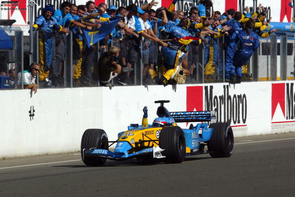 2003: Fernando Alonso ist der Mann der Stunde in einer Saison, die eigentlich von Ferrari und McLaren bestimmt wird. Aber in Ungarn kreuzt er die Ziellinie als Erster und ...