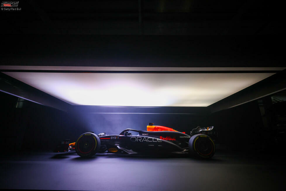 Nicht zu sehen waren bei der Präsentation des Red Bull RB20 auch die Kühleinlässe vor den Seitenkästen - und zwar ganz bewusst. Das Auto wurde für die Bilder so positioniert, dass im entsprechenden Bereits quasi nichts zu erkennen ist.