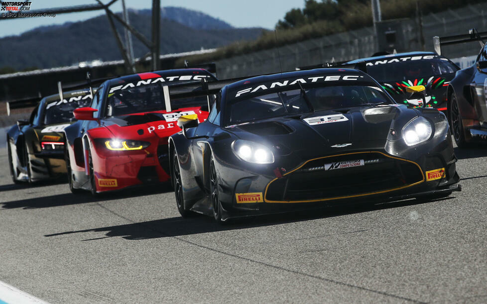 #35 - Walkenhorst - Romain Leroux/Lorcan Hanafin/Maxime Robin -Aston Martin Vantage AMR GT3 - Silver Cup