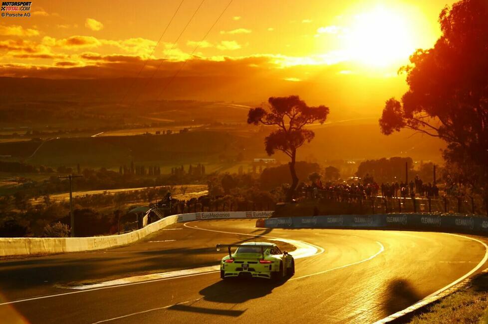 In der Saison 2018 feierte Grello sein internationales Debüt: Dirk Werner, Romain Dumas und Frédéric Makowiecki starteten in der Intercontinental-GT-Challenge, zu der auch die 12h Bathurst gehören. Das Trio erreichte den sechsten Gesamtrang.