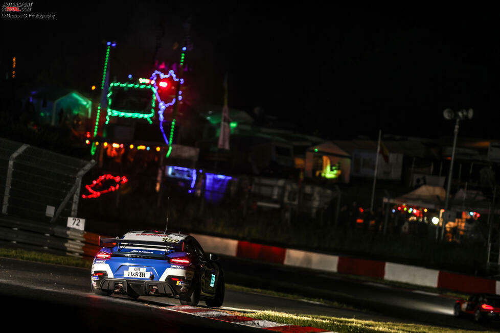 Heiko Eichenberg, Fabio Grosse, Patrik Grütter dürfen sich im Sorg-Porsche #959 über den Sieg in der Cup3-Klasse freuen.