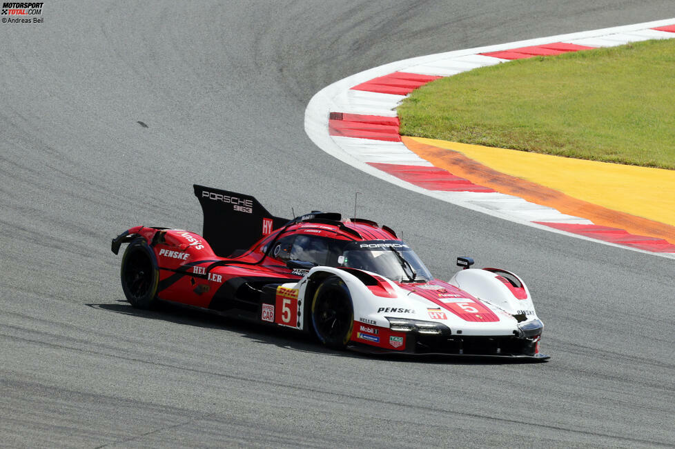 Der Porsche #5 und beide involvierten Ferrari müssen zu Reparaturen an die Box. Kubica erhält außerdem eine 30-Sekunden-Stop-and-Go-Strafe.