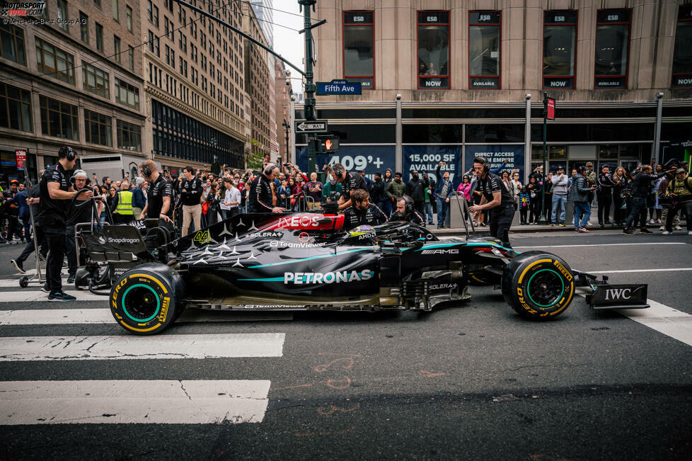 Es ist die allererste Live-Vorführung eines Formel-1-Autos in Manhattan überhaupt.