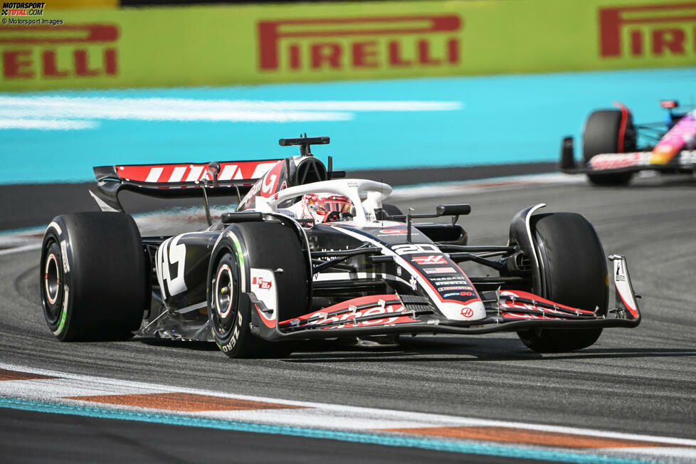 Kevin Magnussen (Marc Surer: 6) - 