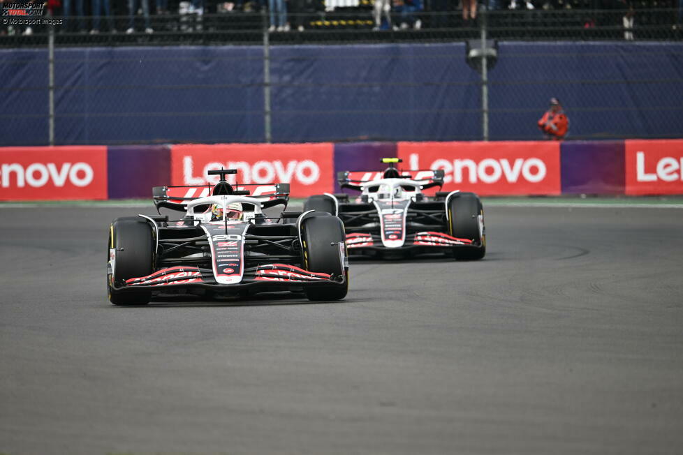 20. Mexiko-Stadt: Doppelsieg für Haas und WM-Vorentscheidung! Magnussen gewinnt vor Hülkenberg, der damit fast schon Weltmeister ist. Weil Tsunoda beim Start crasht, hat er vier Rennen vor Schluss 37 Punkte Rückstand. Stand: 1. Hülkenberg (113), 2. Tsunoda (76), 3. Magnussen (64), 4. Albon (57), 5. Gasly (54).