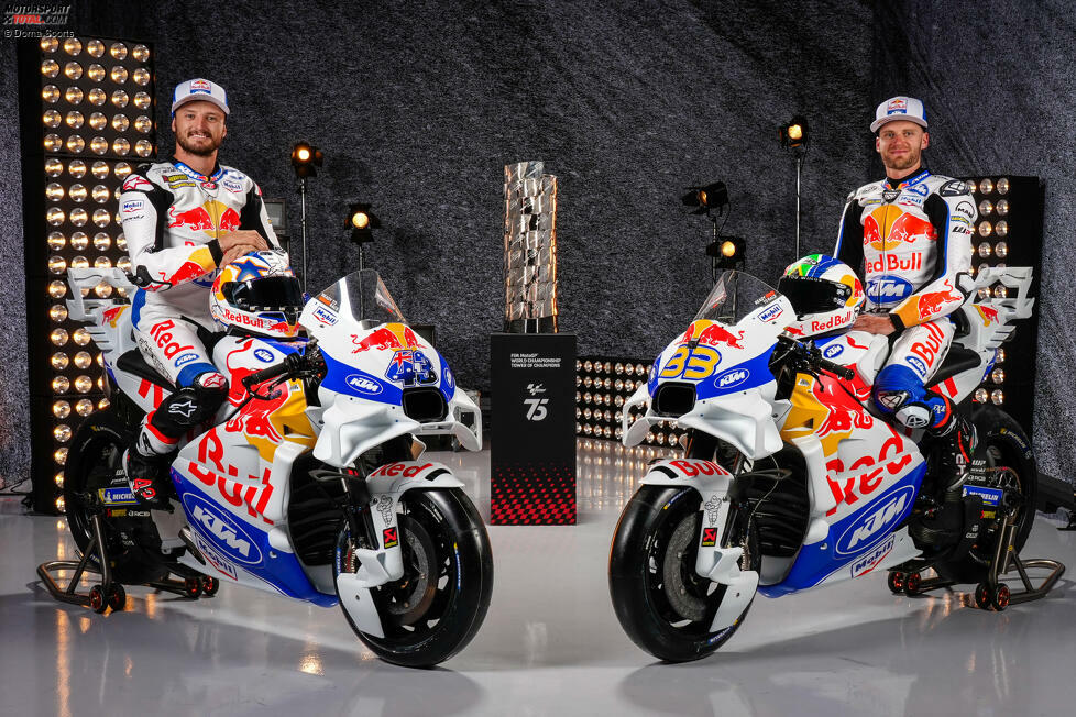 KTM (Jack Miller und Brad Binder): Retro-Design in Erinnerung an das Design, in dem 1988 das von Wolfgang Felber konstruierte, erste Straßen-Motorrad von KTM erstrahlte.