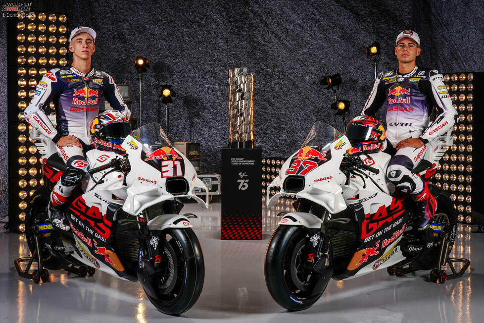 Tech3-GasGas (Pedro Acosta und Augusto Feranandez): Retro-Design in Anlehnung an das erste Deseign von KTM-Ignenieur Wolfgang Felber.