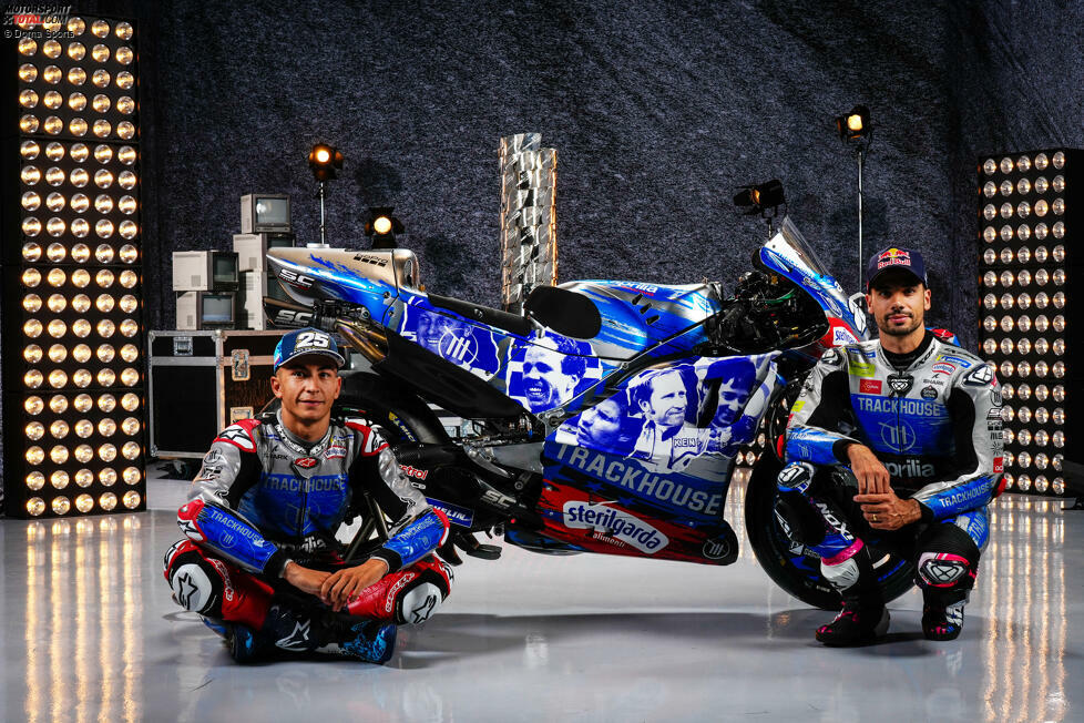 Trackhouse-Aprilia (Raul Fernandez und Miguel Oliveira): Retro-Design in Erinnerung an alle elf bisherigen Grand-Prix-Sieger aus den USA in der Königsklasse: Pat Hennen, Kenny Roberts, Randy Mamola, Freddie Spencer, Eddie Lawson, Kevin Schwantz, Wayne Rainey, John Kocinski, Kenny Roberts jun., Nicky Hayden, Ben Spies.