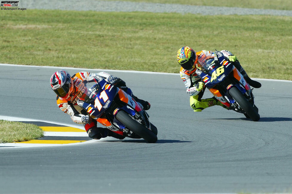 1: Tohu Ukawa war Rossis Teamkollege bei Repsol-Honda im Jahr 2002. Die RC213V erwies sich zu Beginn der neuen Ära als das stärkste Motorrad. Ein Fehler von Rossi in der letzten Runde des zweiten Saisonrennens in Südafrika ermöglichte Ukawa seinen einzigen Sieg in dieser Kategorie.