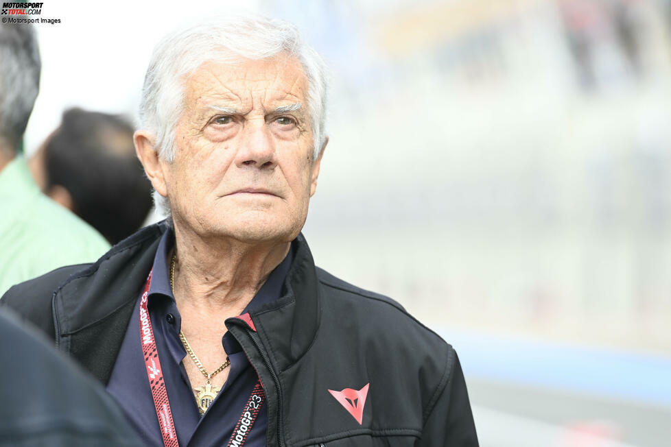 Giacomo Agostini, 15-facher Weltmeister, schafft in den Jahren 1968/69/70 jeweils zehn Saisonsiege mit MV Agusta. Das entspricht 1968 sogar einer hundertprozentigen Siegquote, da es nur zehn Saisonrennen gibt.