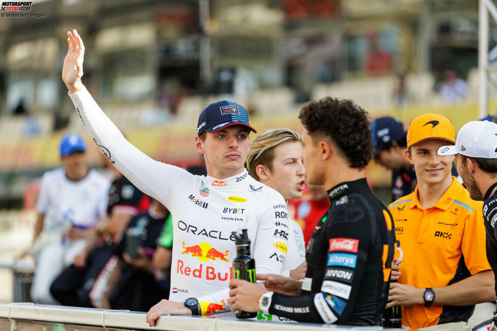 Max Verstappen (Redaktion: 4) - Auch wir sind der Meinung, dass man über die Strafe zumindest diskutieren kann. Allerdings war auch seine Qualifikation mit dem Fehler in der letzten Kurve nicht perfekt, dazu lasten ihm einige seine Beleidigung am Funk an. Andere hätten trotzdem noch eine 3 gegeben, die Mehrheit aber nicht.