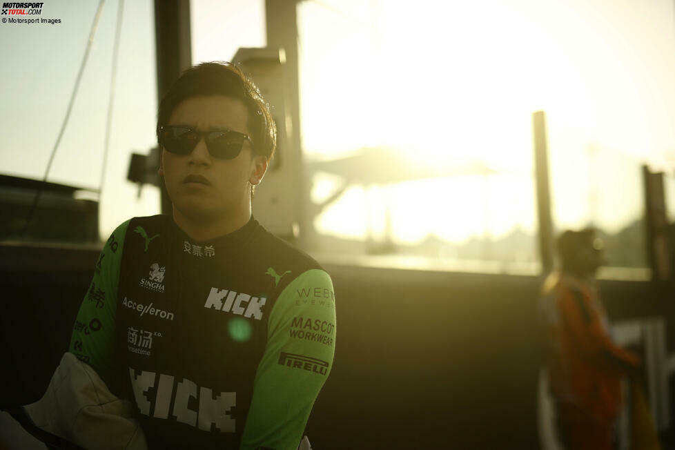 Guanyu Zhou (Redaktion: 5) - Sehen auch wir so, weshalb es bei uns sogar noch eine schlechtere Note gibt. Im Qualifying schied er zudem bereits in Q1 aus, während es der Teamkollege in Q3 schaffte. Dazu eben die unnötige Strafe im Rennen. Auch für ihn nach der guten Leistung in Katar leider ein verkorkster Abschied.
