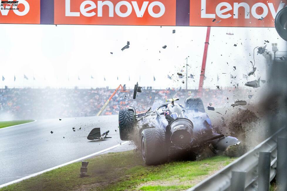 Bei dem Unfall wird der FW 46 heftig zerstört.
