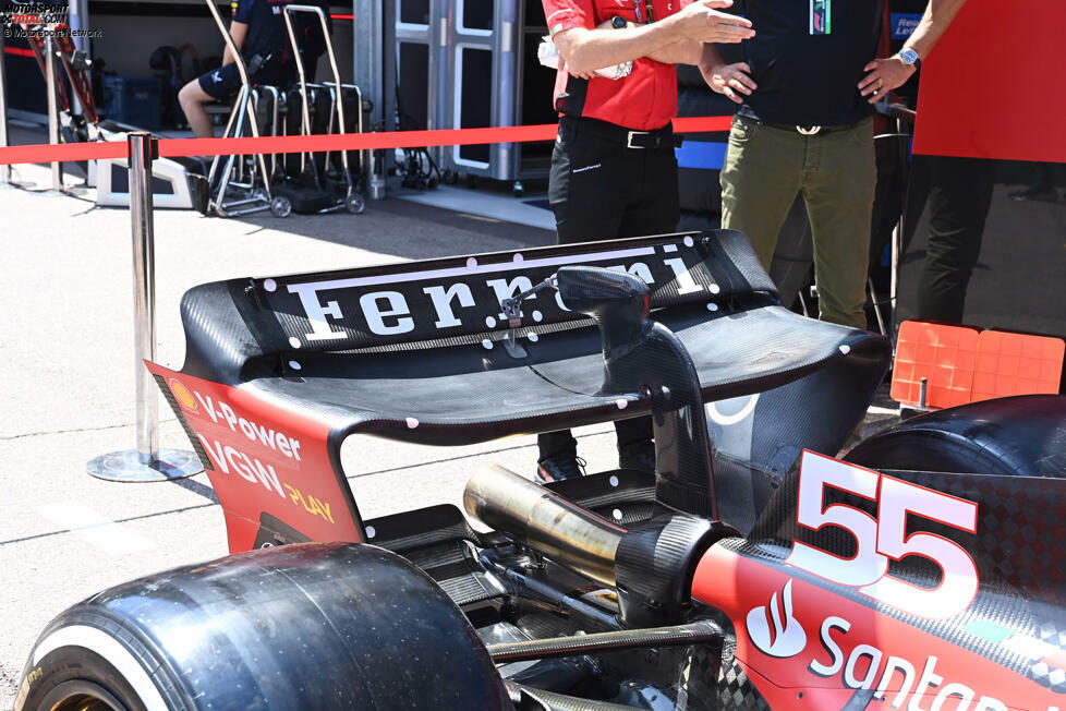 Der von Ferrari für den Großen Preis von Monaco gewählte Heckflügel mit hohem Abtrieb war mit einer einzigen Befestigungssäule ausgestattet.