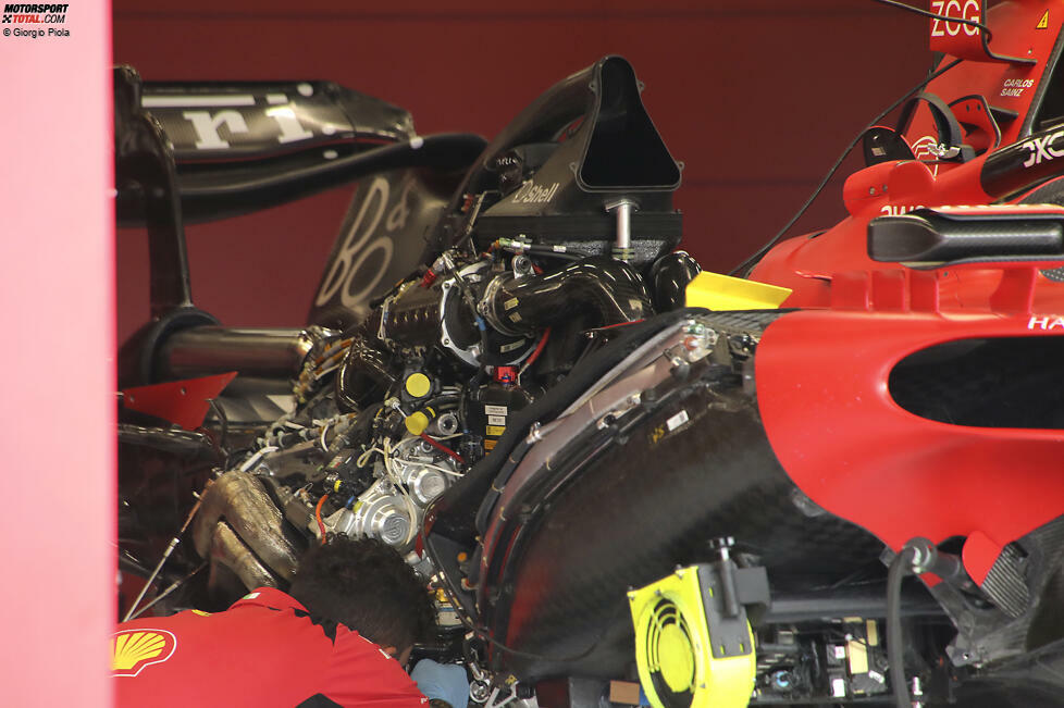 Ein Blick auf die Powerunit, bevor sie mit dem Chassis verbunden wird.