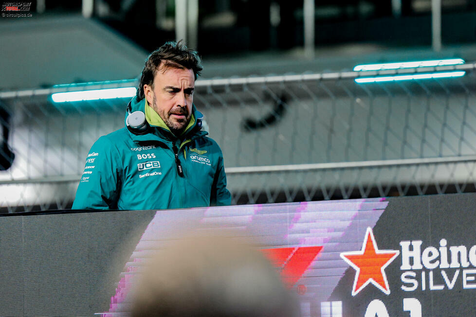 Fernando Alonso (Redaktion: 3) - Das schlechte Qualifying mit dem Aus in Q1 konnte der Spanier mit einem guten Rennen glattbügeln. Die Strategie mit Soft am Start ging nicht auf, am Ende verfehlte er die Punkte aber denkbar knapp. In Summe macht das eine 3.