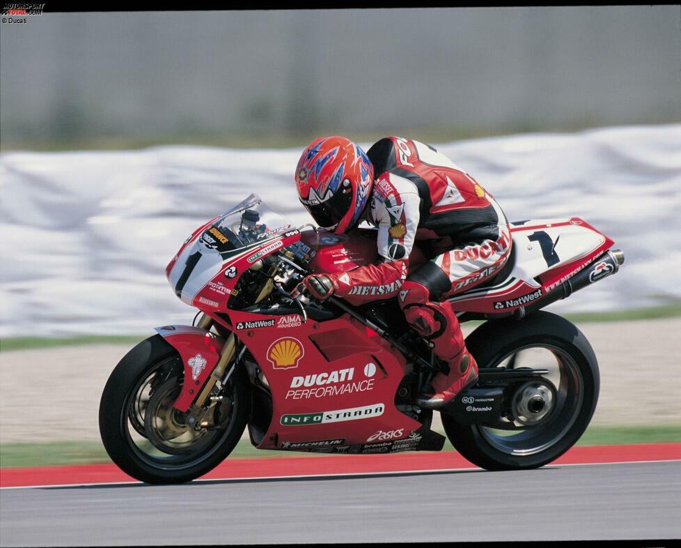 Im zweiten Jahr nach seiner Rückkehr zu Ducati holt sich Carl Fogarty den dritten Titel und liegt auch im Jahr 1999 vorn. Die Karriere des Briten endet zu Beginn der Saison 2000 durch einen Sturz beim zweiten Rennwochenende in Australien, bei dem sich 