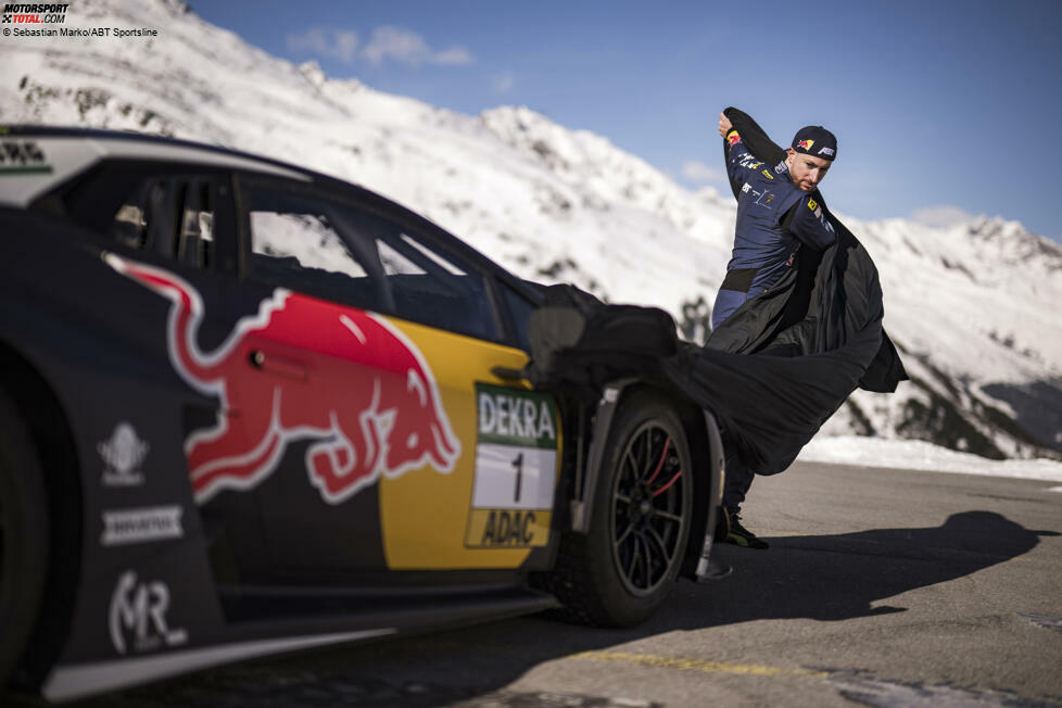 Bortolotti hat die Startnummer 1 mit zu Abt gebracht. Dass er nun im Red-Bull-Design startet, ist hingegen vertraut, denn er war 2009 und 2010 als aufstrebende Formel-1-Hoffnung bereits Red-Bull-Junior. Er lässt es sich nicht nehmen, ...