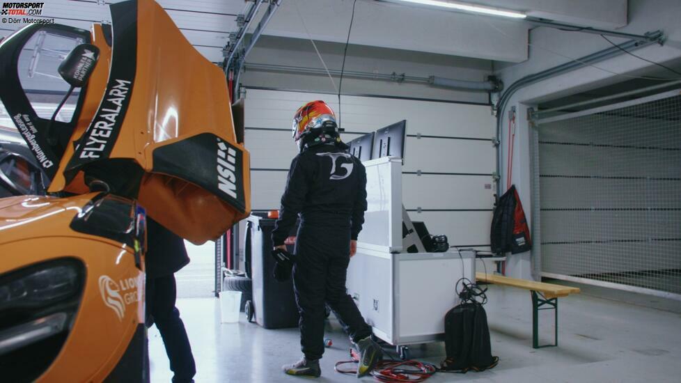 Jetzt macht er sich bereit für seinen ersten Einsatz im Mittelmotor-Turboboliden, mit dem er die DTM-Saison 2025 bestreiten soll.