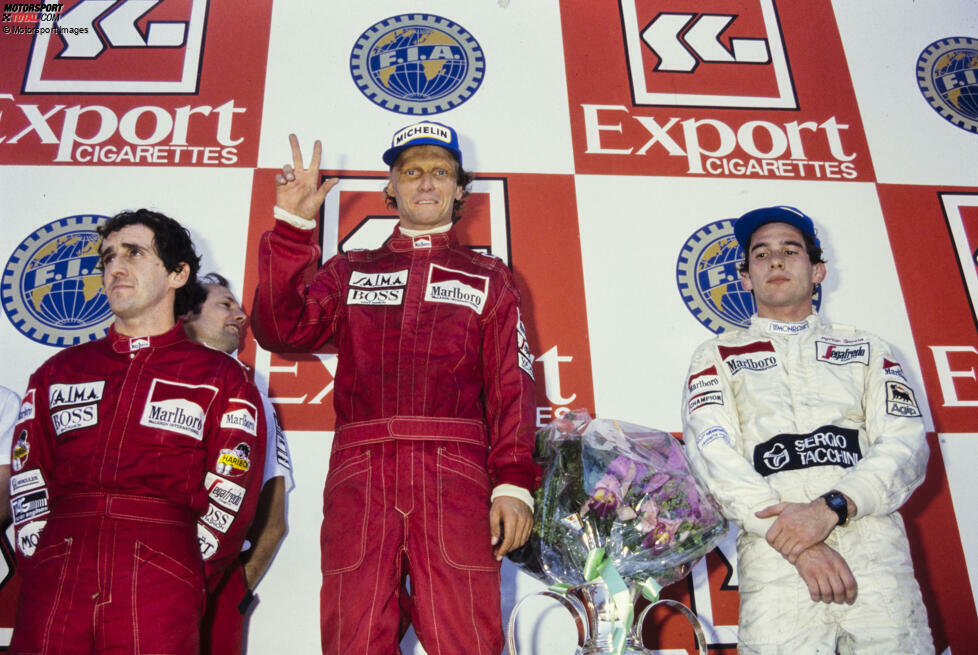 1984: Der Österreicher Niki Lauda gewinnt zum dritten Mal die Weltmeisterschaft. Das Besondere daran: Es liegen sieben Jahre und 19 Tage zwischen seinem zweiten und dem dritten Titel. Das ist die längste Zeitspanne überhaupt zwischen zwei Gesamtsiegen eines Fahrers in der Formel 1!