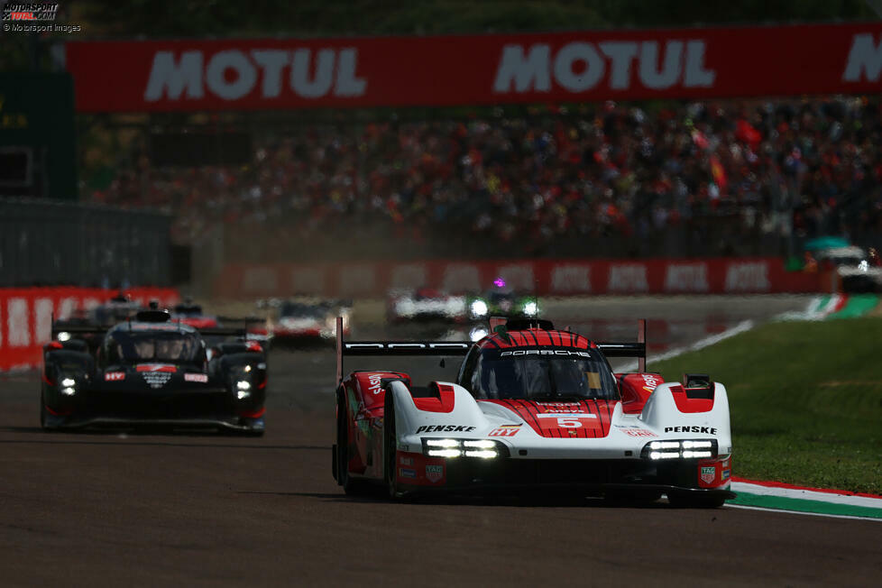 Auf denn WEC-Strecken ist der Geschwindigkeitsbereich über 250 km/h, für den eine andere BoP gilt, kaum relevant. In Imola werden solche Geschwindigkeiten nur auf der Start-Ziel-Geraden erreicht. Trotzdem ein schneller Blick auf das LG oben heraus.