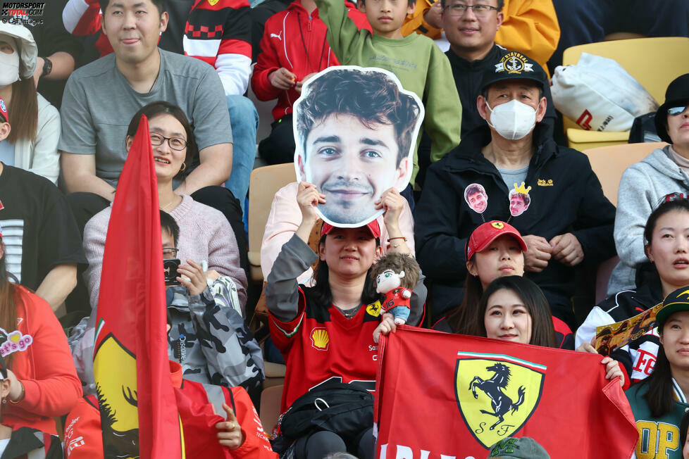 Charles Leclerc (Redaktion: 3) - Auch hier war es uns für eine 2 etwas zu wenig, denn abgesehen vom Rennen war er in jeder Session langsamer als Hamilton und räumte auch selbst ein, dass er in China einfach nie wirklich zurechtkommt. Das Rennen im kaputten Auto war stark, der Mehrheit der Redaktion aber nicht genug für eine bessere Note.
