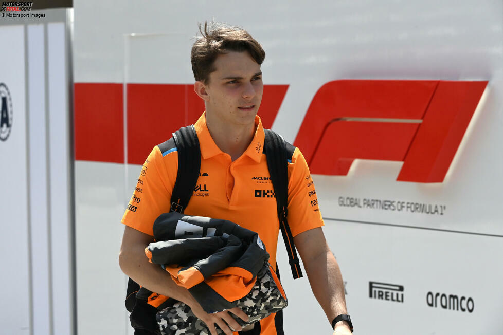 Oscar Piastri (2023): Alpine bestätigt ihn als Stammfahrer, doch der Australier hat andere Pläne und längst bei McLaren unterschrieben. Das zahlt sich aus: Während die Franzosen 2024 sogar ins Hinterfeld abrutschen, wird McLaren zum Topteam und mit Piastri Konstrukteurs-Weltmeister. Er selbst gewinnt im zweiten Jahr zwei Rennen.