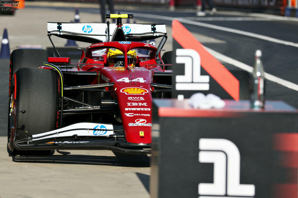 ... ist gleich beim zweiten Renneinsatz in China wieder vorne: Hamilton gewinnt den Sprint und damit bereits für das dritte Team.