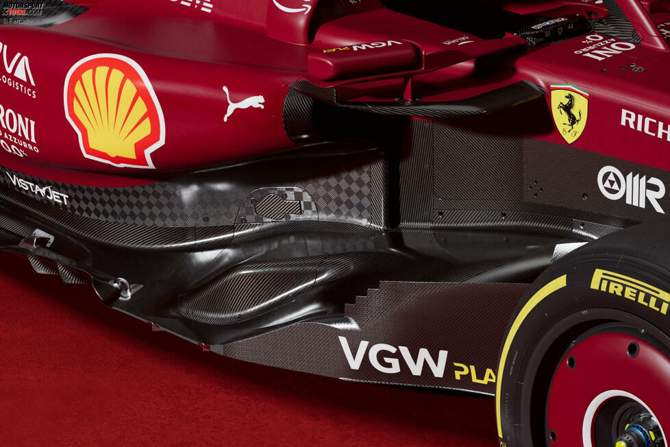 Und wie bei allen Teams üblich, hat auch Ferrari den Bereich vor den Seitenkästen an der Vorderkante des Unterbodens umgebaut. Die hier gezeigte Spezifikation dürfte aber nicht die finale Version sein, was so auch ...