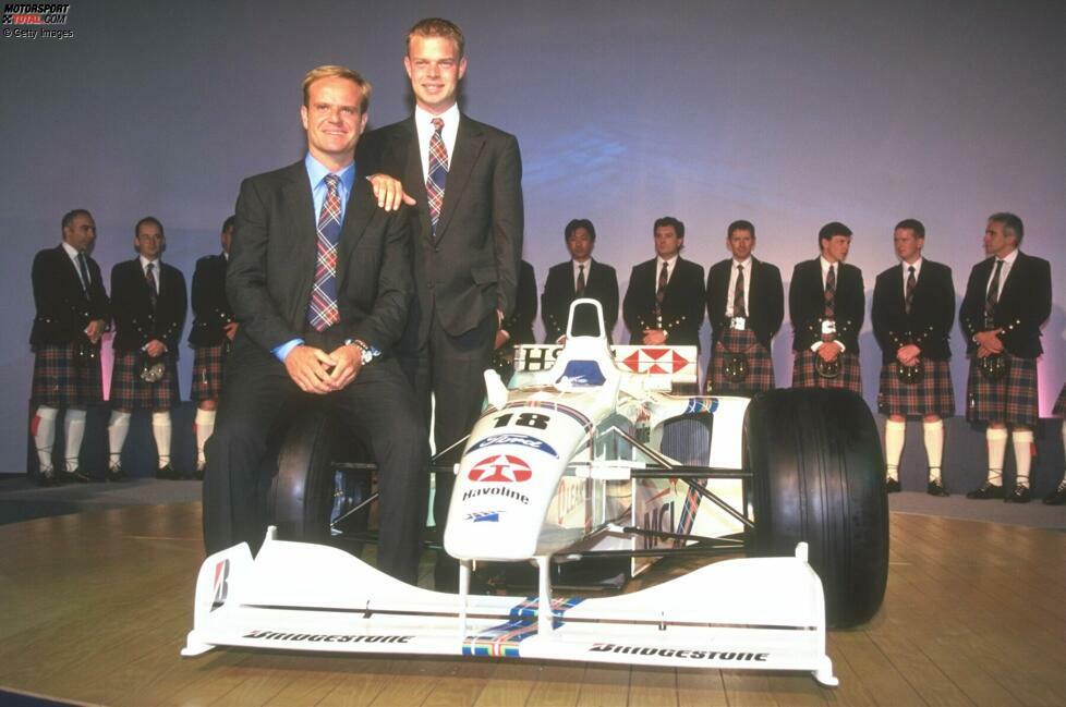 1998: Jan Magnussen bricht auf dem Weg in die Formel 1 viele Rekorde und gewinnt die britische Formel 3 sogar dominanter als Ayrton Senna. Nach eineinhalb Jahren bei Stewart als Teamkollege von Rubens Barrichello aber ist Schluss: Magnussen ist raus aus der Formel 1 - und Barrichello wechselt für 2000 zu Ferrari ...