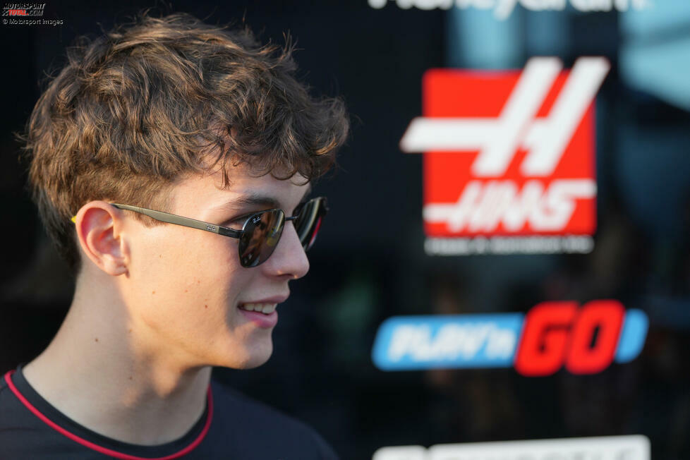 Auch wenn Oliver Bearman 2025 seine erste Formel-1-Saison bei Haas bestreitet, so ist der Engländer kein Kandidat für die Liste. Denn seinen ersten Grand Prix bestreitet er in Dschidda 2024 für Ferrari als Ersatz von Carlos Sainz. Die Liste der echten Debütanten von Haas ist kurz und findet ihr in dieser Fotostrecke.