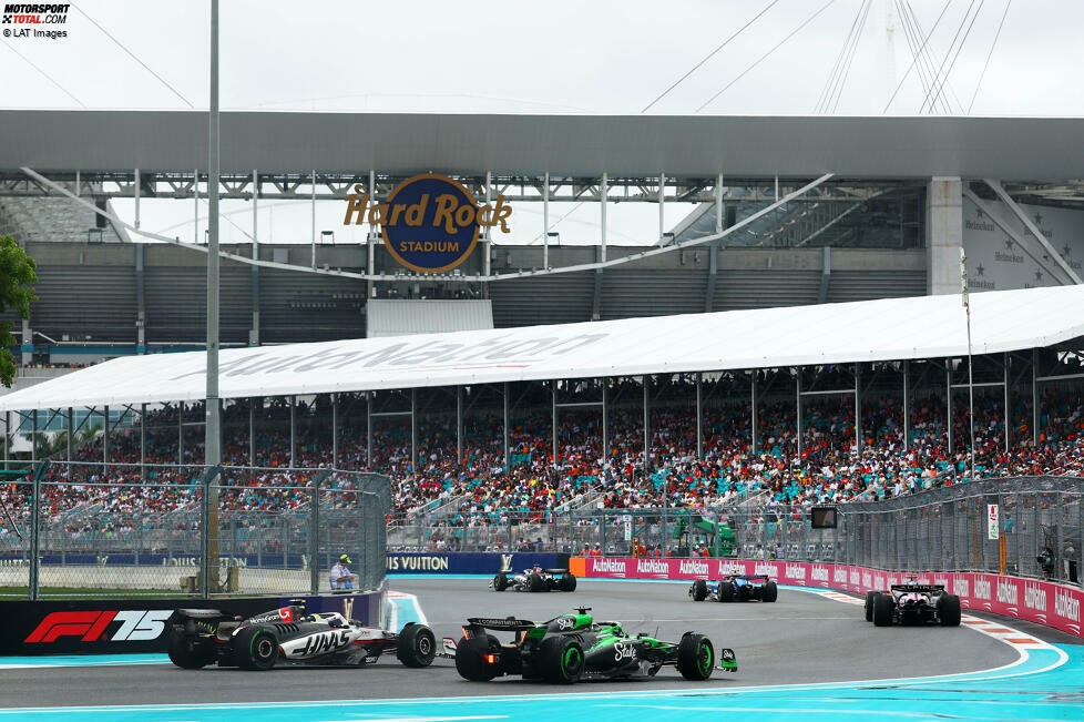 6. Miami, USA (3. Mai 2026) - Der Kurs rund um das Hard Rock Stadium in Miami war 2022 zum ersten Mal Teil des Formel-1-Kalenders und hat die Anzahl der US-Rennen verdoppelt - mittlerweile sind es allerdings schon drei. Für Aufsehen sorgte vor allem der künstlich angelegte Jachthafen.