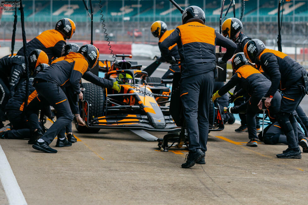 McLaren-Boss Zak Brown strotzt indes bereits vor Zuversicht. Er will 2025 