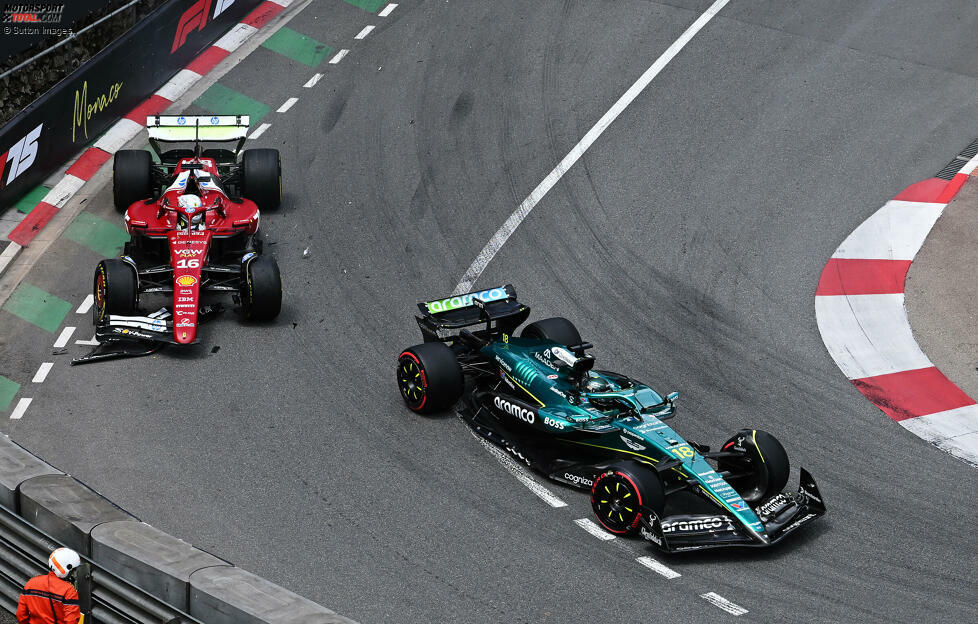 ... am Ferrari nur die Nase samt Frontflügel kaputt ist. Und obwohl der Flügel teilweise unter dem Vorderbau hängt, schafft es Leclerc zurück an die Box, wo Ferrari sofort einen neuen Frontflügel montiert und ...