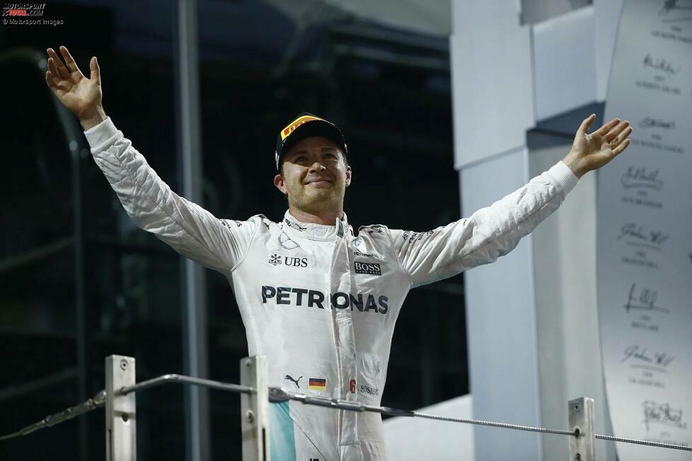 Keine Tragödie ist es auf jeden Fall bei Nico Rosberg. Der Deutsche dürfte sich noch nie so über einen zweiten Platz gefreut haben wie in Abu Dhabi 2016. Zwar versucht Lewis Hamilton alles, um ihn einzubremsen, doch Rosberg fährt das Podium heim, wird Weltmeister und tritt anschließend überraschend zurück.