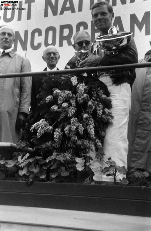 Paul Frere fährt nur Teilzeit in der Formel 1, weil er seiner Familie den Vorzug gibt. Der Start 1956 beim Heimrennen in Belgien ist sein einziger in dem Jahr, er wird Zweiter. Ansonsten fährt er eher Langstrecken-Rennen und beendet 1960 seine aktive Karriere, um sich weiter als Journalist und Buchautor zu betätigen.