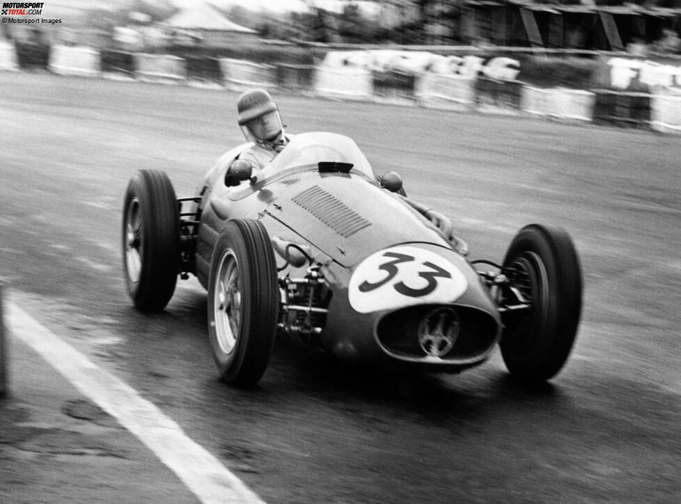 Der Argentinier Onofre Marimon ist der erste Fahrer, der im Rahmen eines regulären F1-Grand-Prix (ohne Indy) verstirbt. Er verliert im Training auf dem Nürburgring die Kontrolle über seinen Maserati und überschlägt sich mehrfach. Zuvor wird er beim Rennen in Silverstone Dritter.