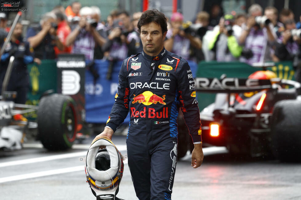 Sergio Perez: Am Ende der Saison 2024 bezahlt Red Bull dem Mexikaner eine Millionsumme, damit er seinen Vertrag bis einschließlich 2026 nicht erfüllt, sondern das Cockpit schon 2025 räumt. Der Grund: Perez hat in der Saison nur P8 in der Fahrer-WM belegt, obwohl Teamkollege Max Verstappen Weltmeister wurde.
