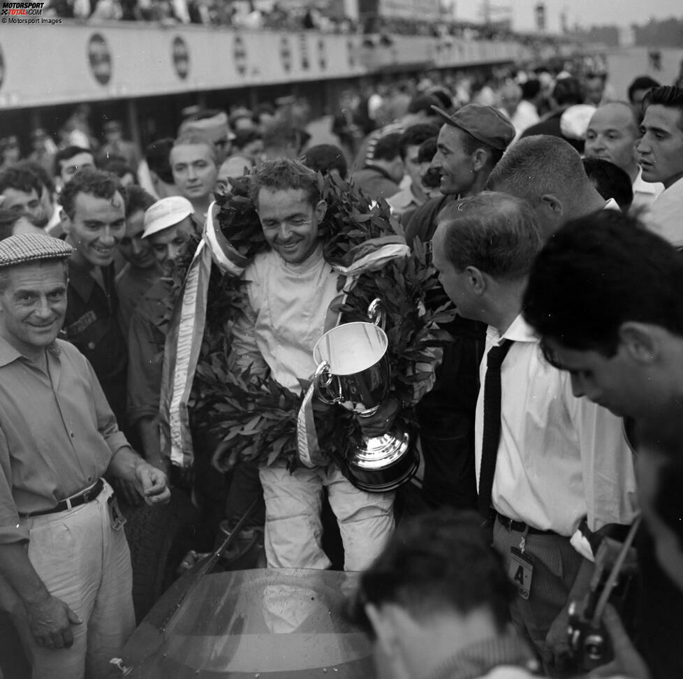 Auch Weltmeister Phil Hill holt seine Siege innerhalb von nur einem Jahr. Bevor er 1961 Champion wird, gewinnt er 1960 in Monza und führt beim Ferrari-Heimspiel in Monza einen Dreifacherfolg der Scuderia an, weil die britischen Teams streiken. Grund: Die Organisatoren wollen das Oval fahren, um Ferraris Chancen zu verbessern.