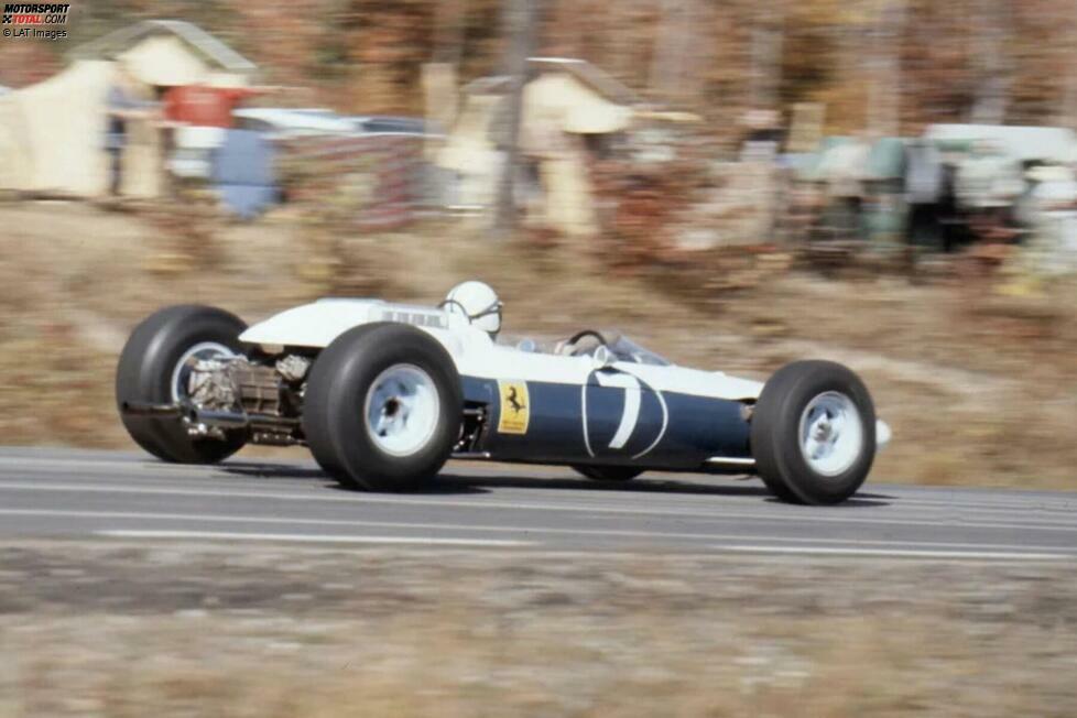 ... den NART-Ferrari aus der Saison 1964 verstanden werden: Nach einem Streit mit dem Weltverband ließ Ferrari seine Werksautos damals vom North American Racing Team einsetzen - in Weiß-Blau statt im traditionellen Rot.