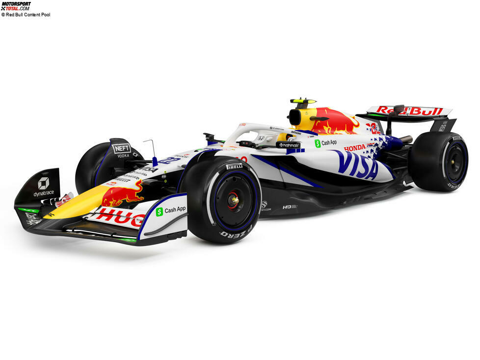 ... sehr deutlichen Hinweisen auf Eigentümer Red Bull an der Nase und auf der Motorhaube weckt Erinnerungen, und zwar an ...